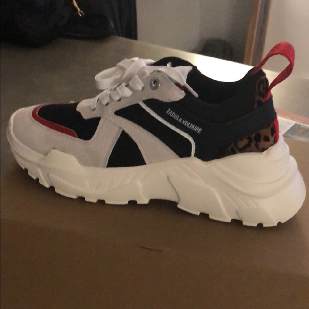 Sneakers - Picture 2 of 7